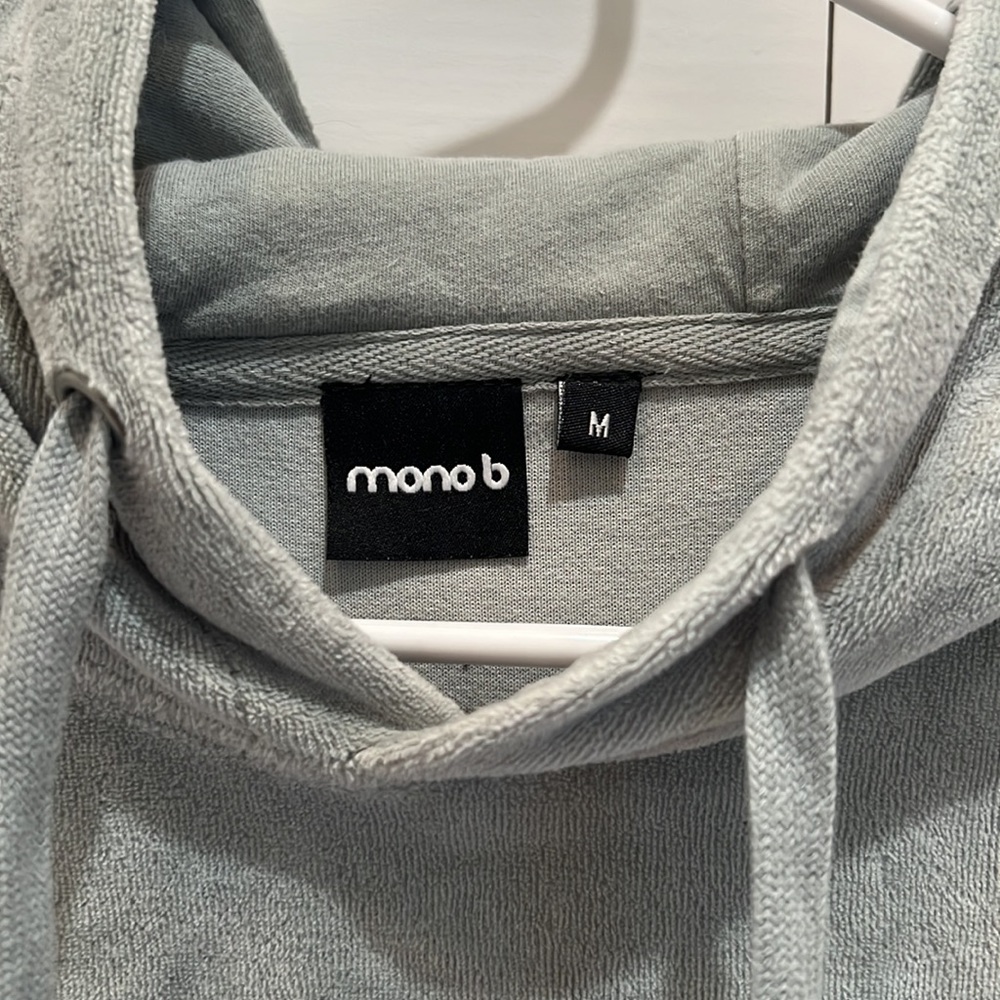 light green cropped sweatshirt - Picture 3 of 3